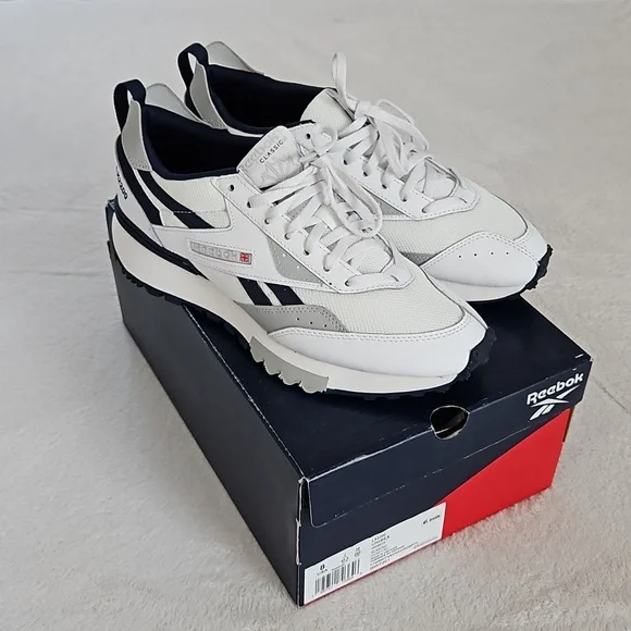 Reebok | Shoes | Reebok Lx220 | Poshmark display picture 1